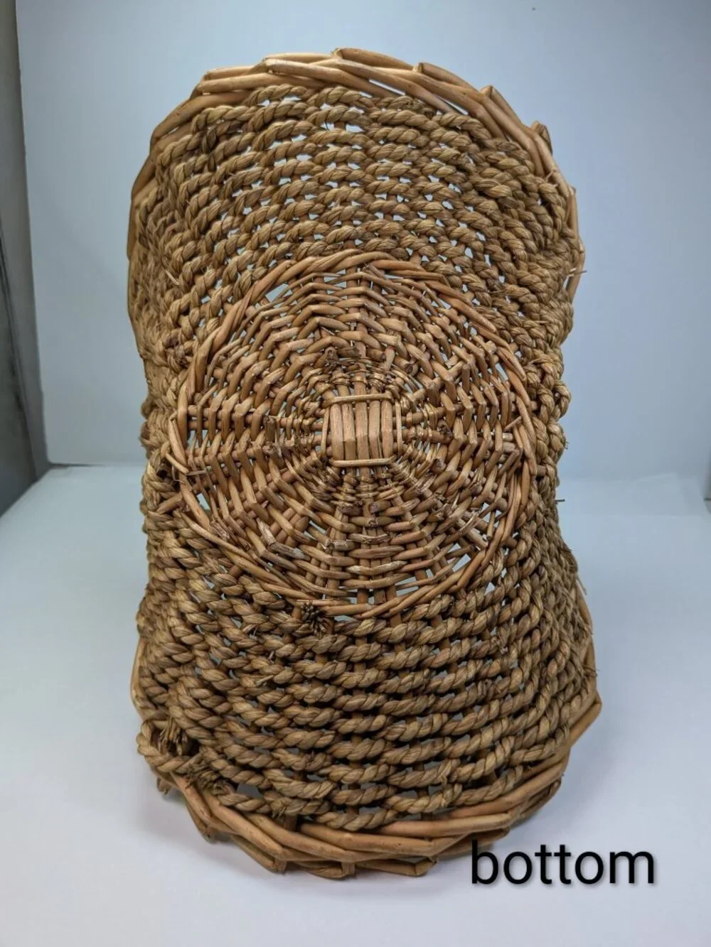 Vintage Woven Seagrass Reed Scoop Basket Braided Handle Rustic Cottagecore Heart
